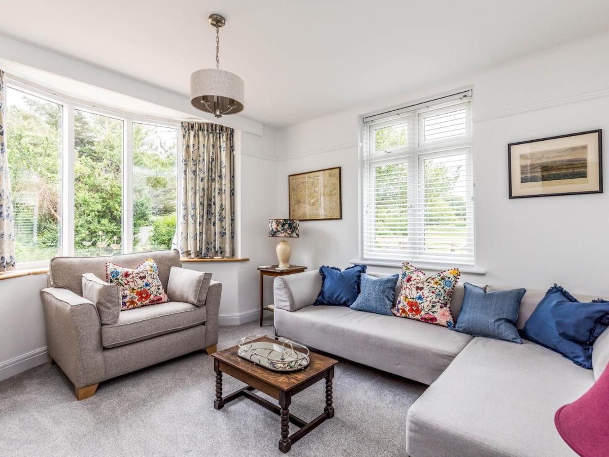Pass The Keys Pretty Three Bedroomed Near The Holiday home