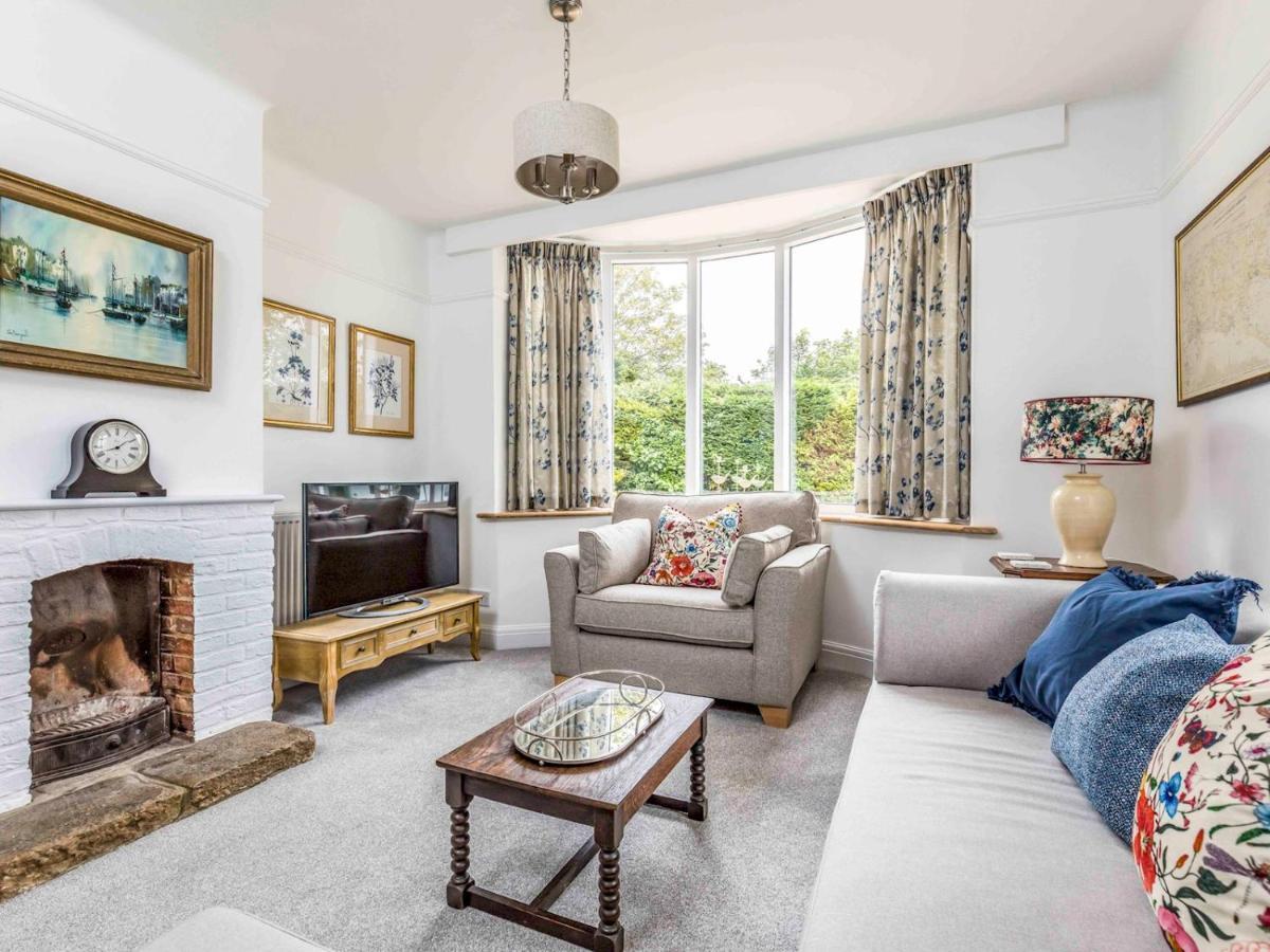 Pass The Keys Pretty Three Bedroomed Near The Holiday home Chichester