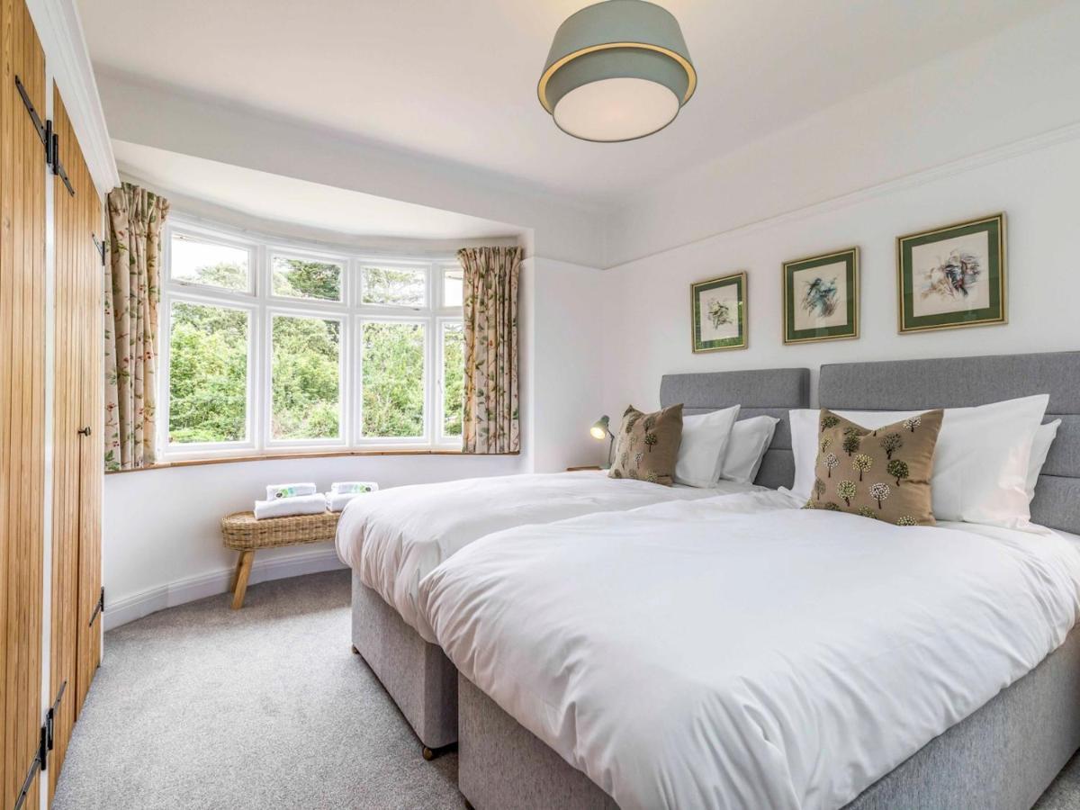 Pass The Keys Pretty Three Bedroomed Near The Chichester