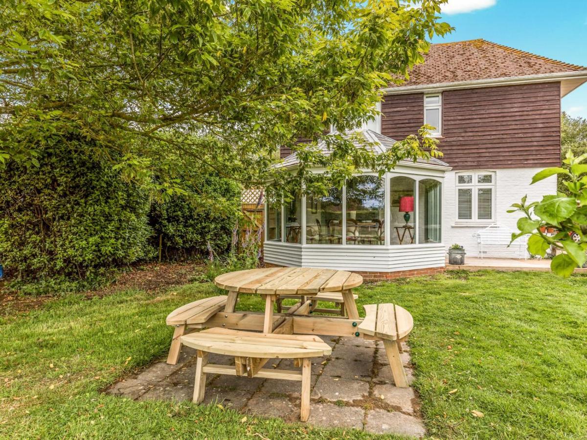 Pass The Keys Pretty Three Bedroomed Near The Holiday home Chichester