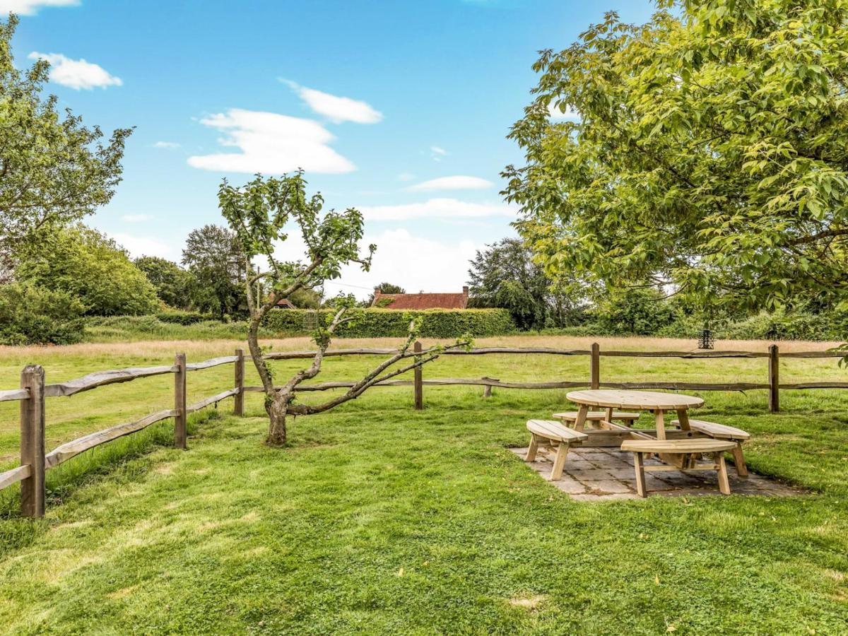Pass The Keys Pretty Three Bedroomed Near The Holiday home *