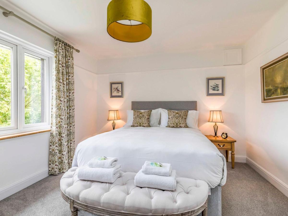 Pass The Keys Pretty Three Bedroomed Near The Chichester